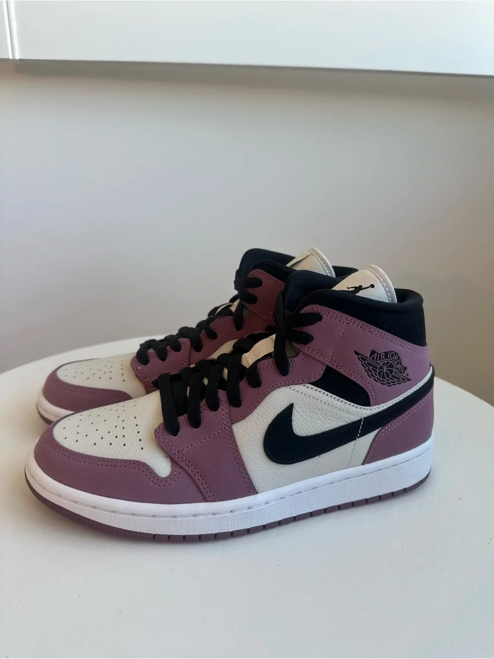 Nike Air Jordan 1 Mid White Black Mauve